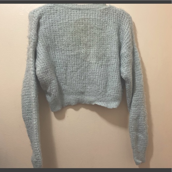 Cute cropped Charlotte rouse sweater. - Picture 3 of 4